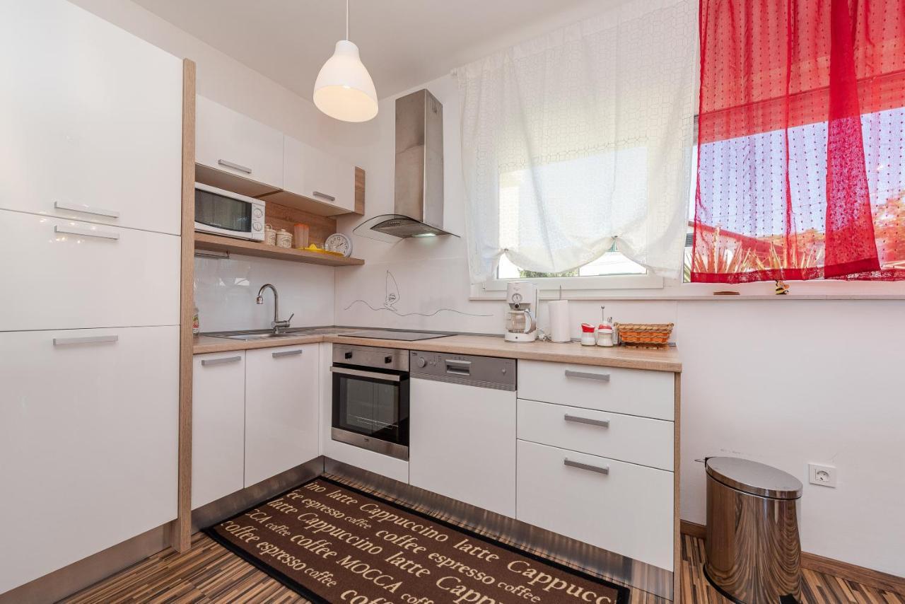 Antonio Apartments ซูโกชัน ภายนอก รูปภาพ