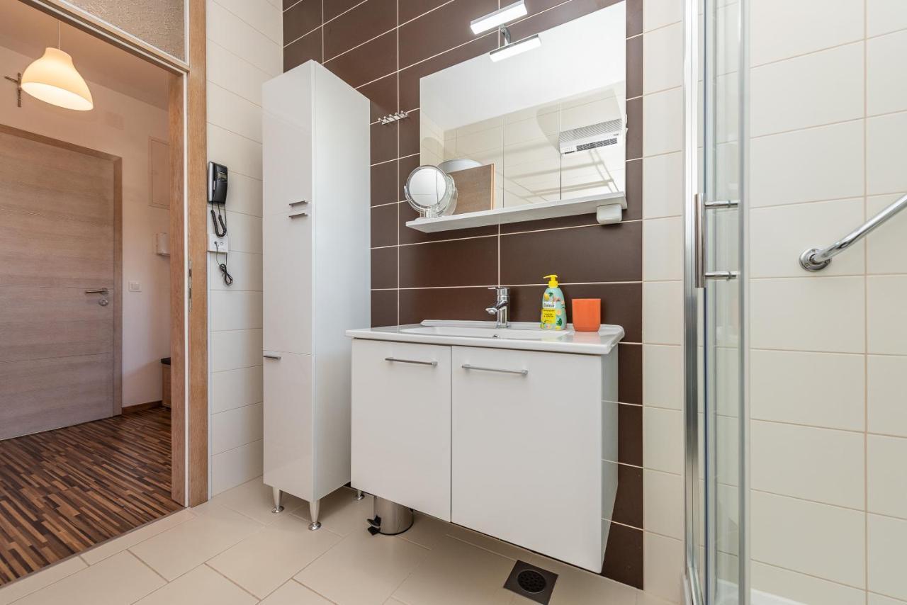 Antonio Apartments ซูโกชัน ภายนอก รูปภาพ